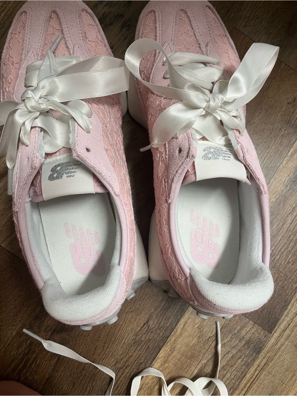 Pink lace new balance - Picture 4 of 7